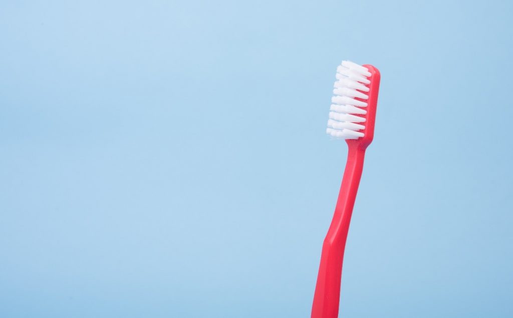 Ako sa správne starať o zubnú kefku Stomalab Swiss Dental